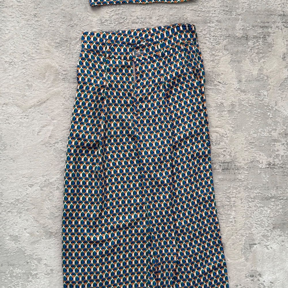 Resa Set - Picture 2 of 2